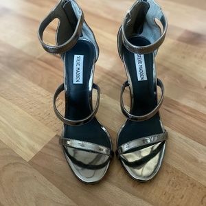 Metallic silver Steve Madden Heels